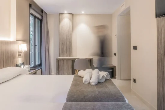 Vista de una de las nuevas habitaciones superiores tras la reforma del Balneario de la Virgen